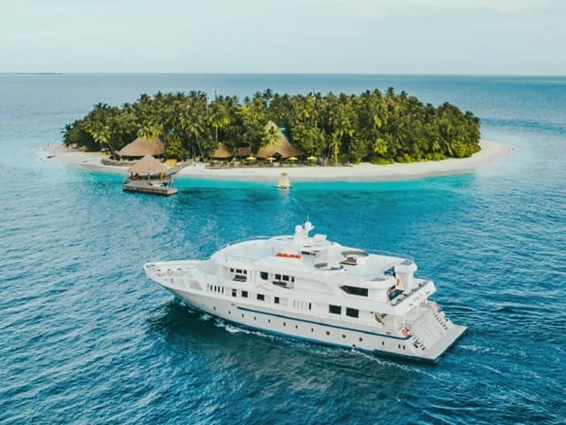Yacht Cruises